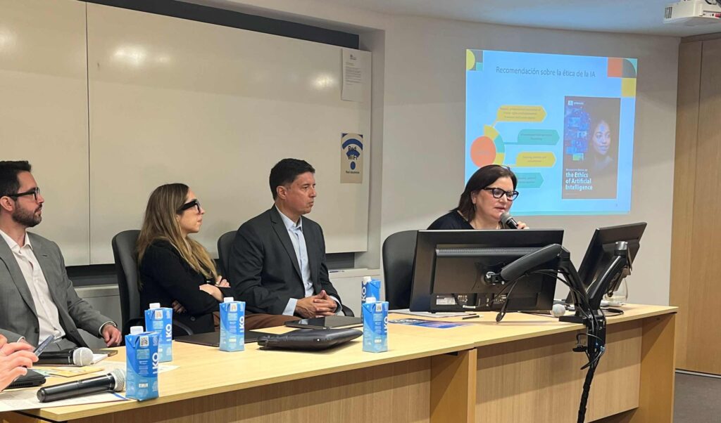 Natalia Zuazo participó en el workshop “Redes de justicIA”